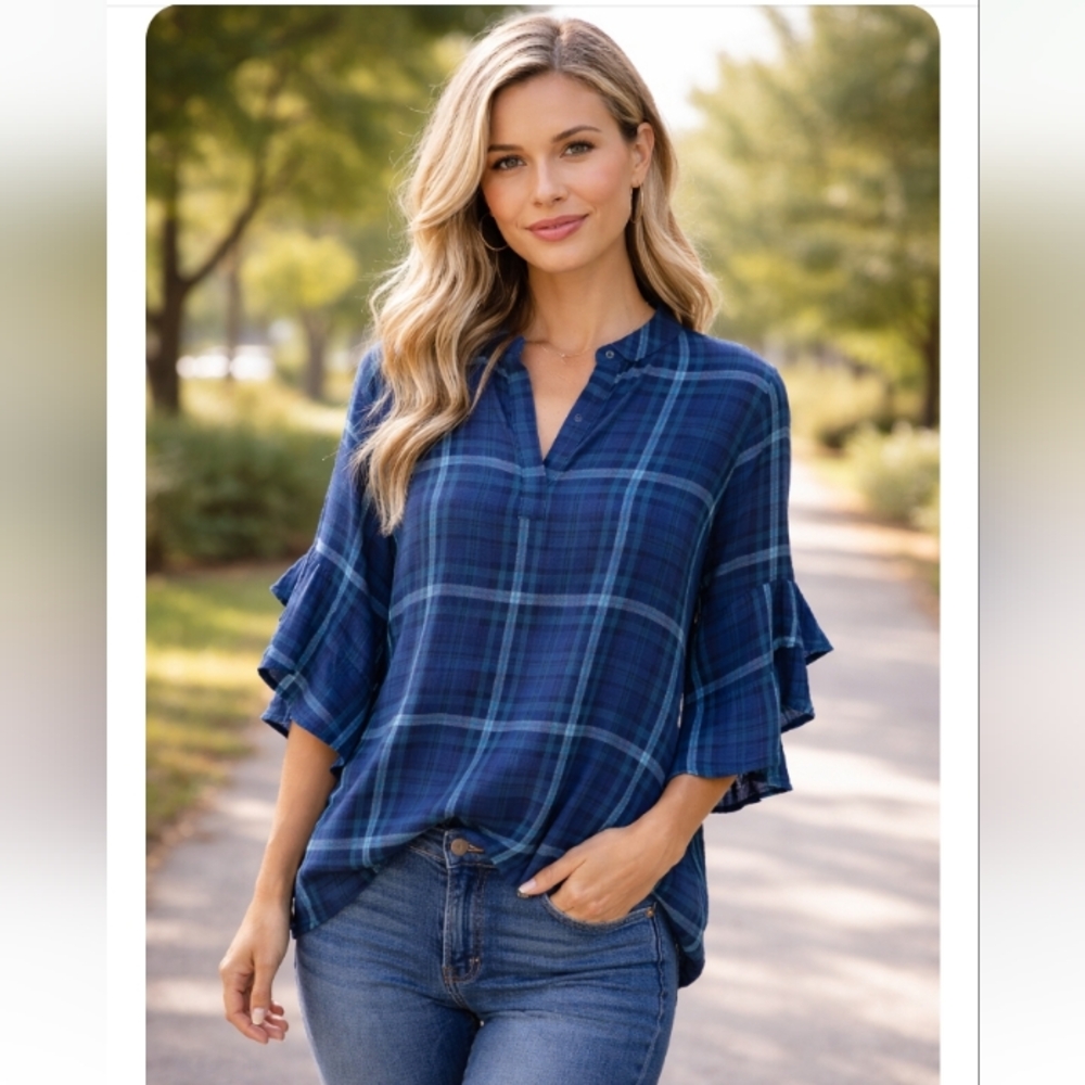 Vince Camuto Blue Plaid Ruffle Sleeve Blouse Size Small Lightweight